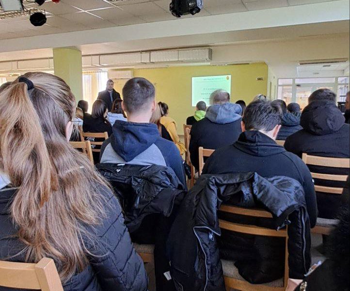 Открит урок на тема: „Кой е срещу мен в мрежата“