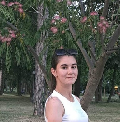 Карина Митова