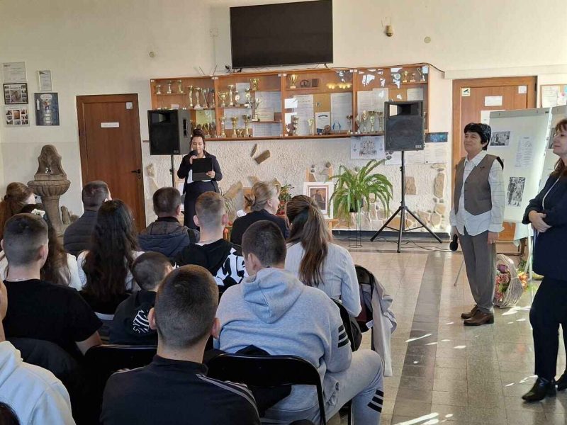 2a31f786-a3b3-41dd-a045-e9e21c848449