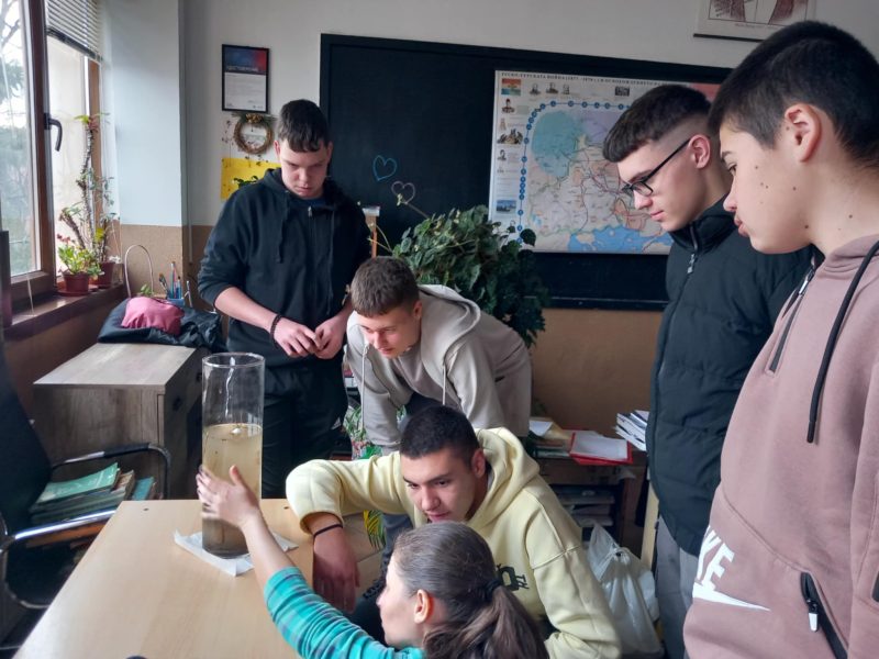 30b1915e-4c9f-4bc2-ae61-7a8046067667