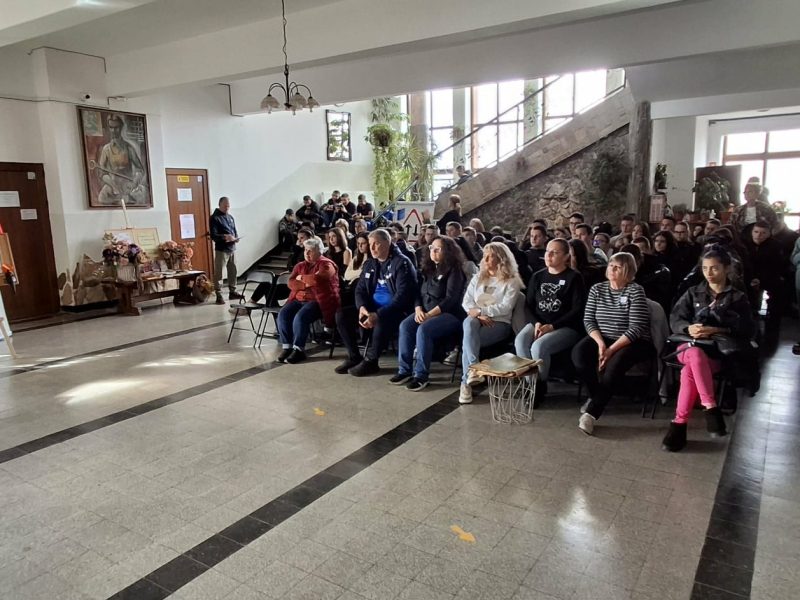 3389fb2a-313a-40ba-a0dd-7ff1fdb5ee9d