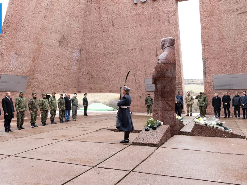 51ecf0cdbaa16583ae4531456be7bc85-n97a8357