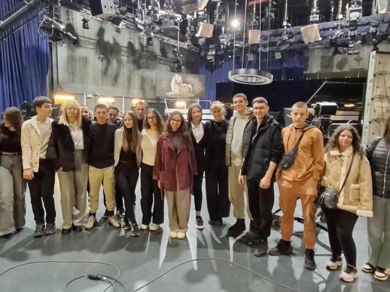 54abfc9d-37ee-4b30-a26c-bca292383b35