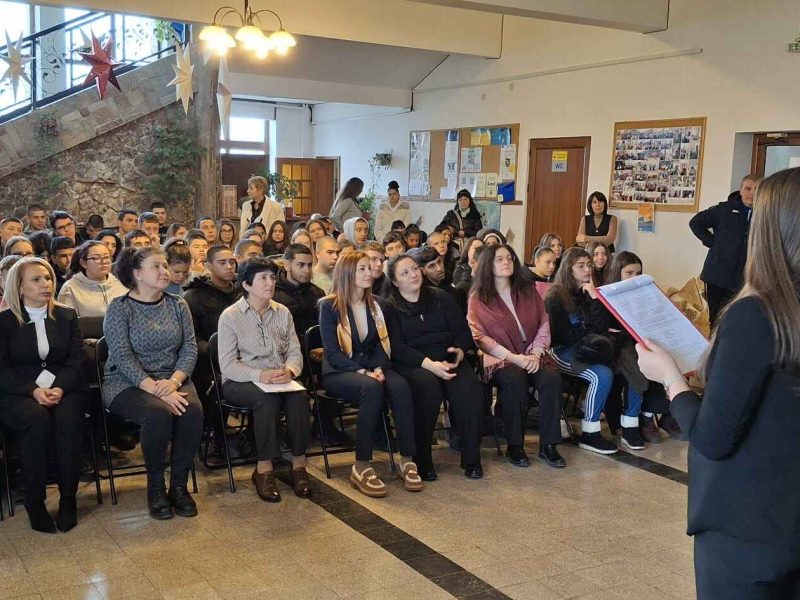 aaae210e-002b-4a51-9ac2-4c7e63708ef7