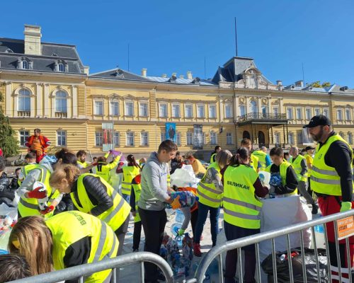 cea743e3-42d3-4bb6-aad4-494581d63d1a