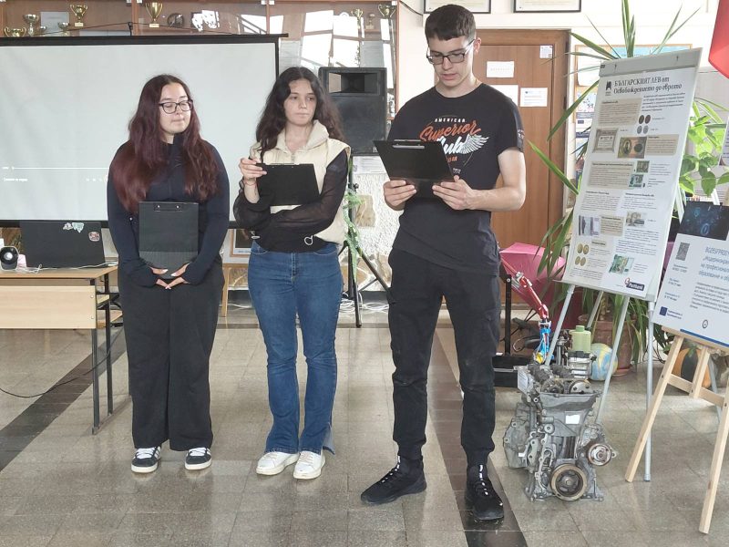 Ден на Ботев и на загиналите за свободата и независимостта на България – в ПГТ „Никола Й. Вапцаров“